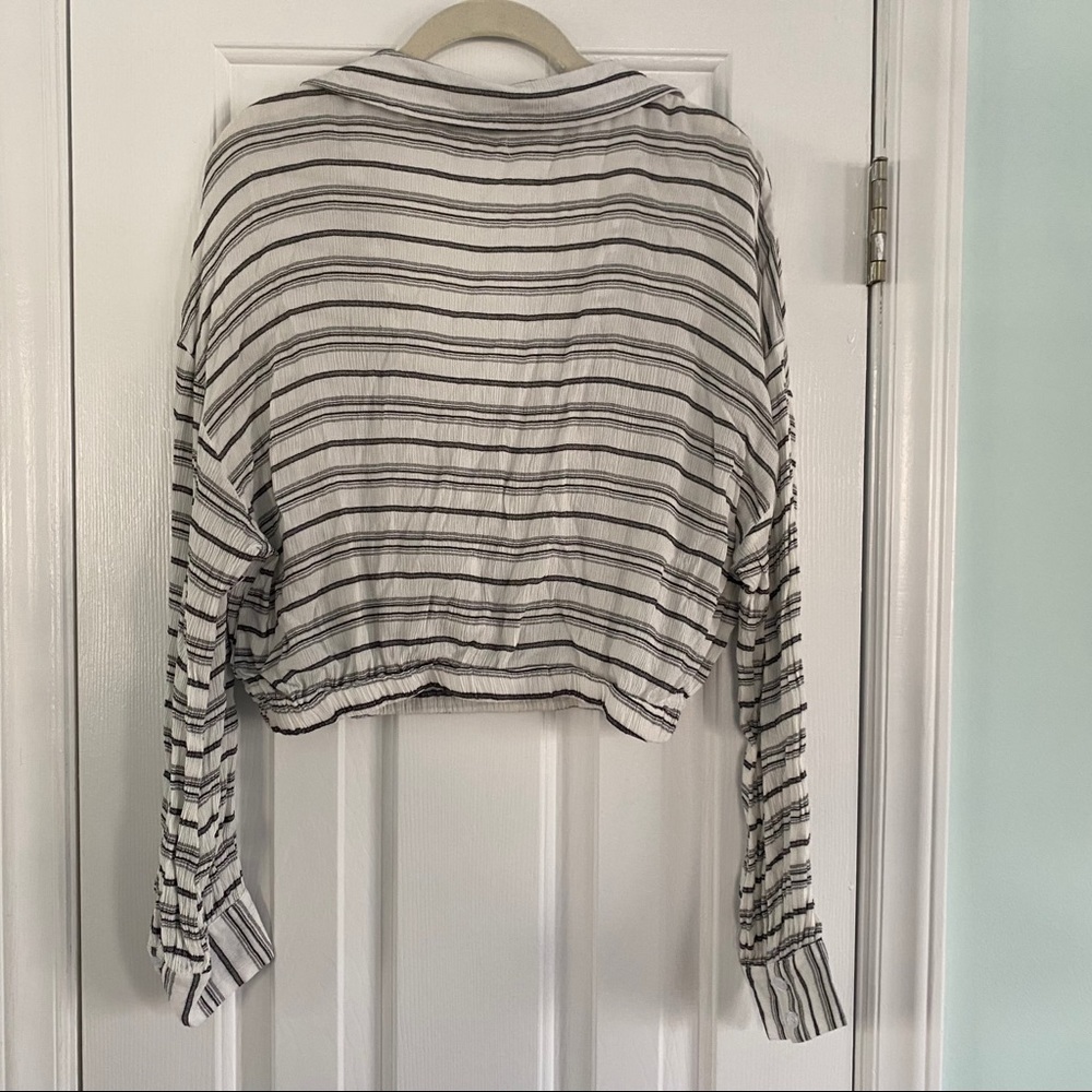 Crop-top blouse - Picture 2 of 2